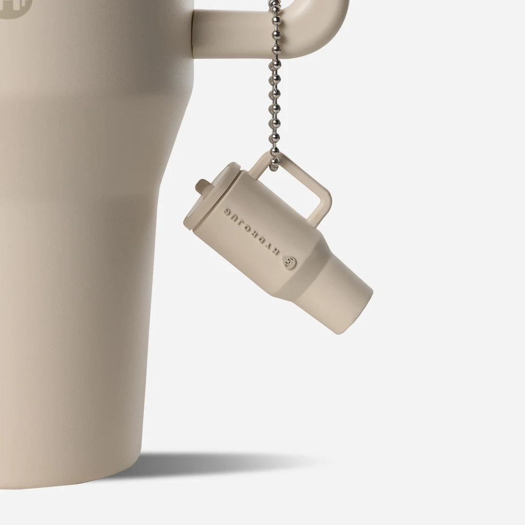 traveler-keychain-p1 Web-TravelerKeychainPhotos-Cream2.webp